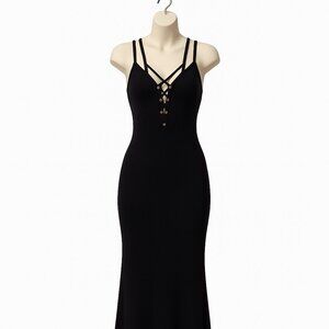 NWT Black Gown size 7 Elegant Black Strappy Dress
